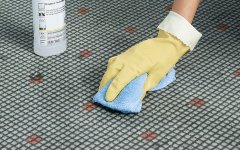 Hướng dẫn chi tiết cách giặt thảm văn phòng luôn như mới