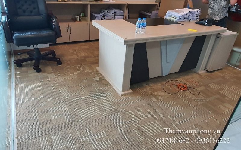 Thời gian thi công thảm phụ thuộc vào diện tích mặt sàn và đội ngũ thi công