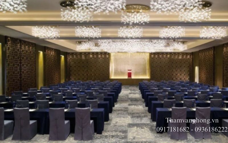 Thảm nhỉ tại hội trường