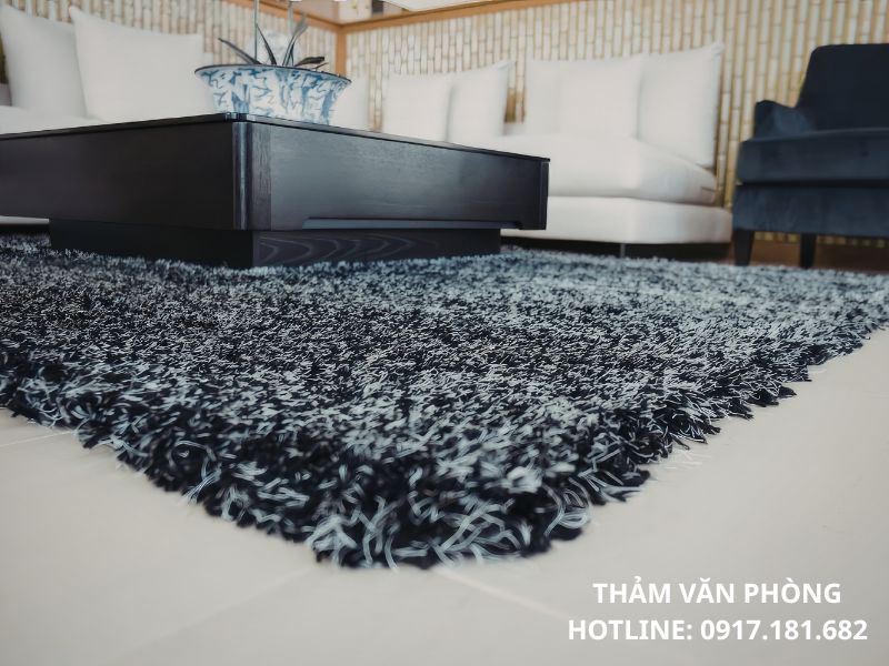Chọn thảm lông xù theo tone màu sofa