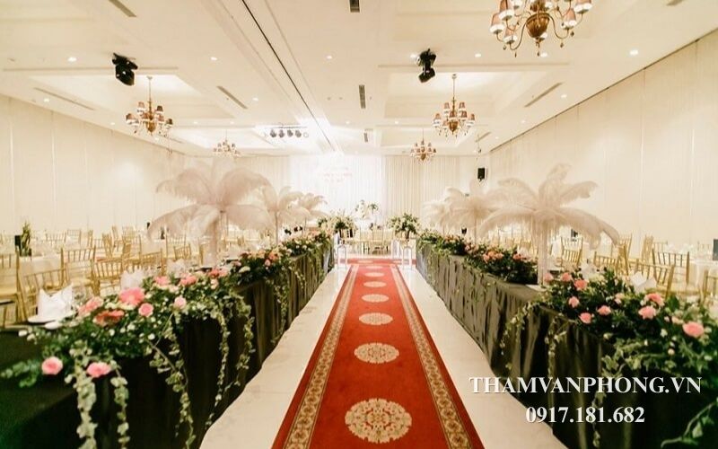 Thảm đỏ dẫn lối hạn chế trơn trượt, tăng độ an toàn