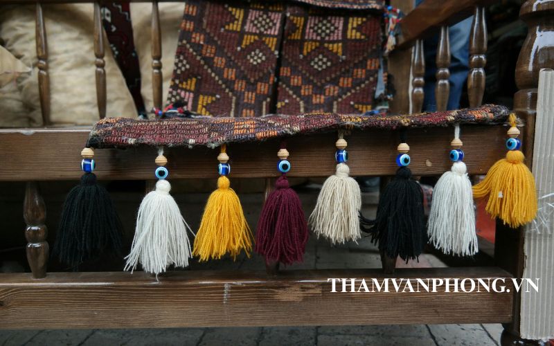 Thảm dệt tay có hoa văn tỉ mỉ 