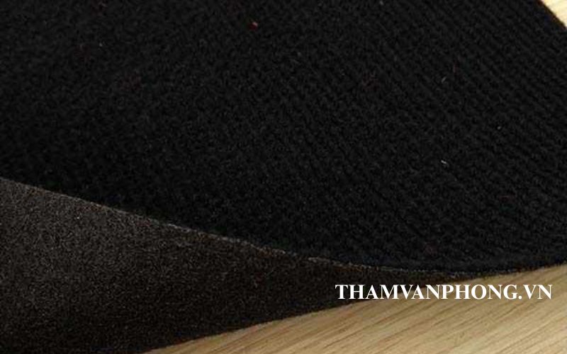 Thảm đen hạn chế phản chiếu ánh sáng sân khấu