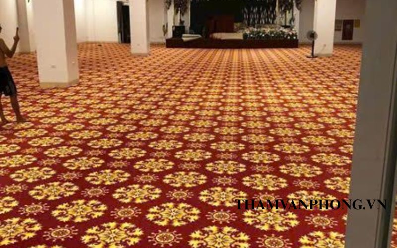 Thiết kế hoa văn và màu sắc thảm hội trường